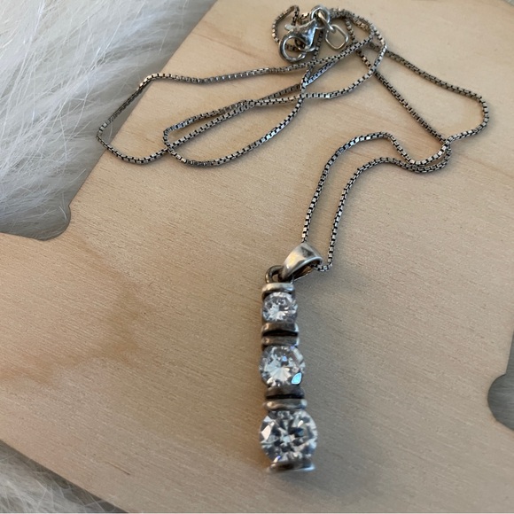 Sterling Silver And CZ Pendant Necklace 18” Chain Glamorous - Picture 4 of 5
